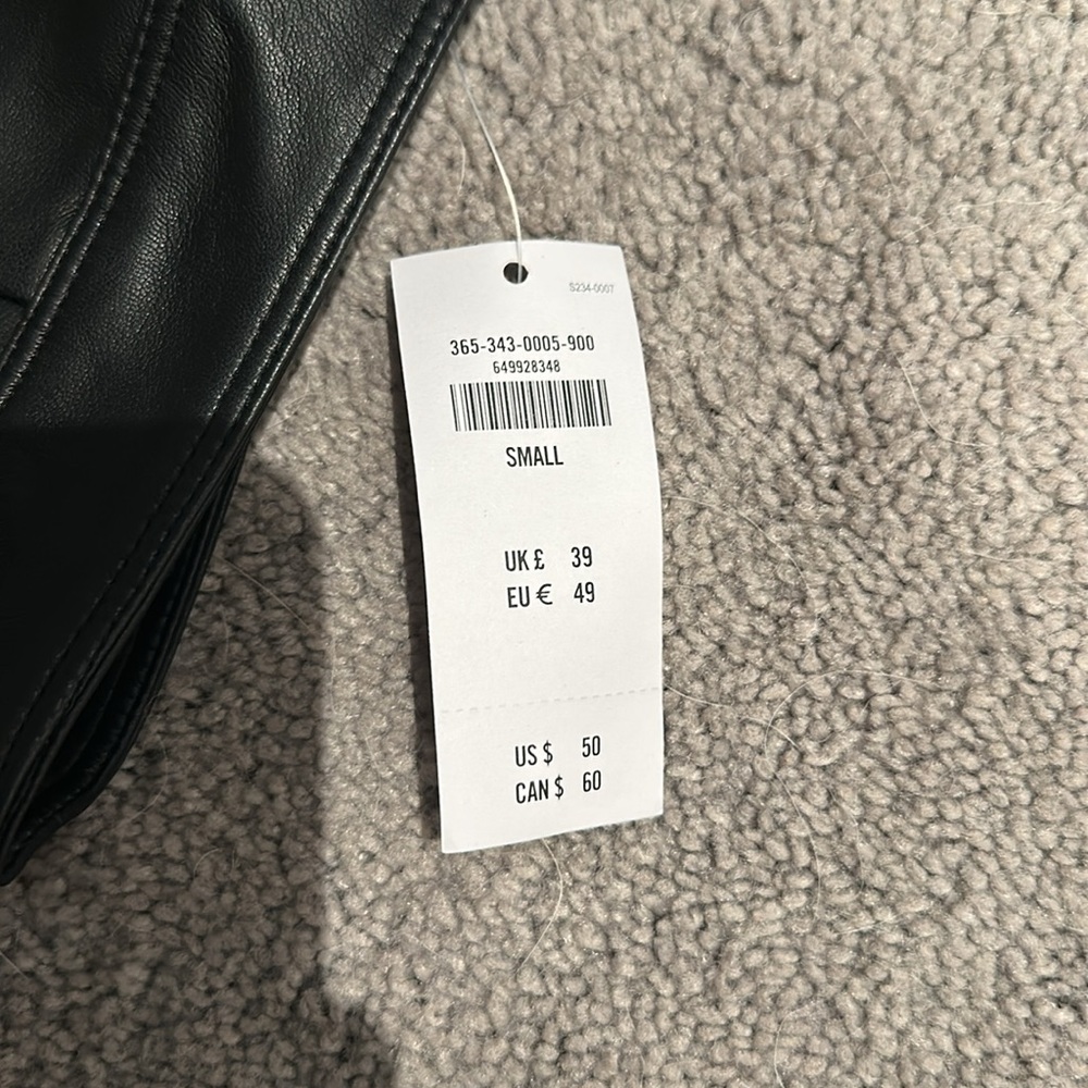 Hollister Social Tourist Black Leather Skirt - Picture 3 of 3